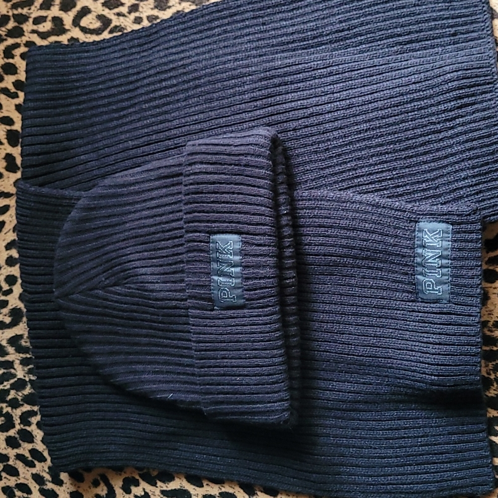 VS Pink Scarf & Hat set (black)